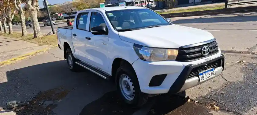 Toyota Hilux Pick-Up 2018 - foto 1