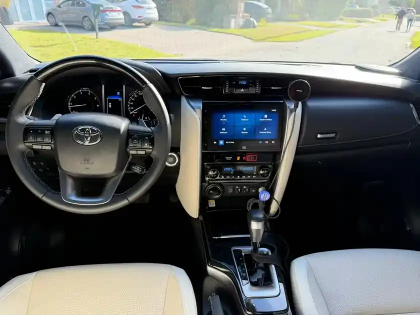 Toyota Sw4 2.8 Tdi Diamond 4X4 6At 7As 2024 - foto 4