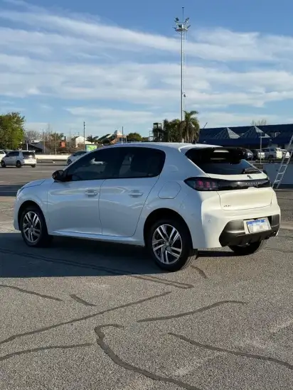Peugeot 208 1.6L Feline Tiptronic 2022 - foto 4