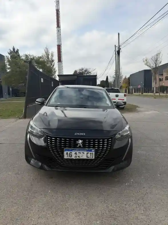 Peugeot 208 2022 - foto 1