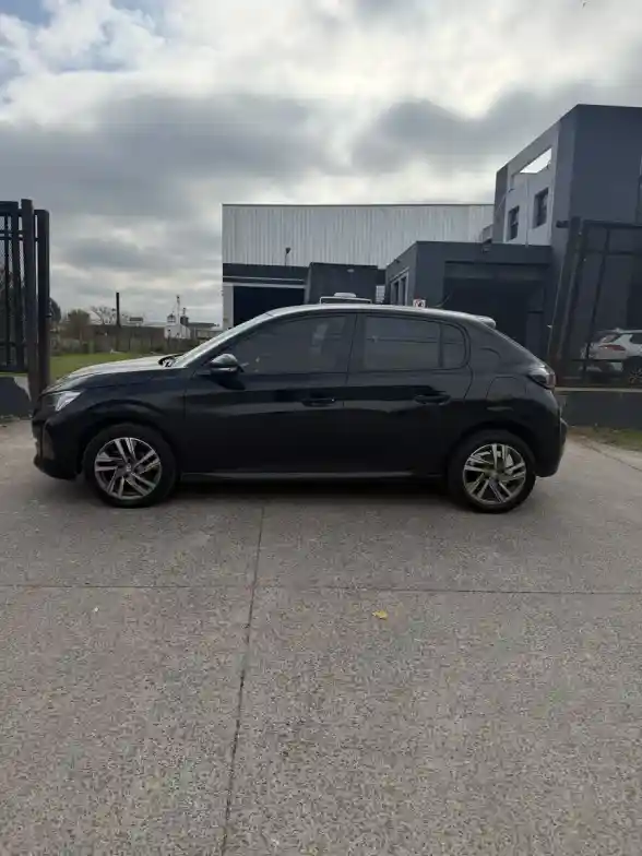 Peugeot 208 1.6 Allure Tiptronic 2022 - foto 2