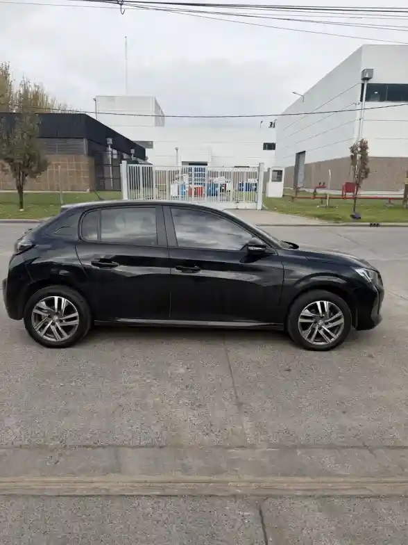 Peugeot 208 1.6 Allure Tiptronic 2022 - foto 4