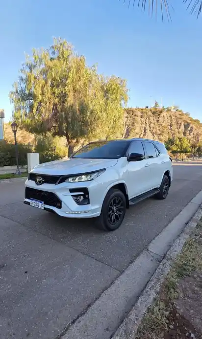 Toyota SW4 2025 - foto 1