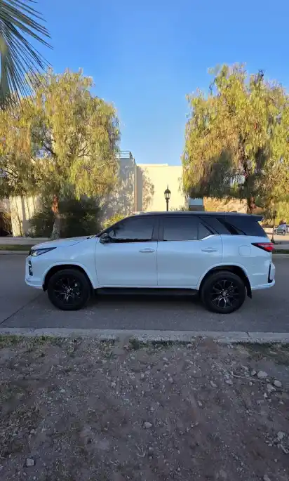 Toyota Sw4 2.8 Tdi Gr-S 4X4 7As 6At 2025 - foto 4