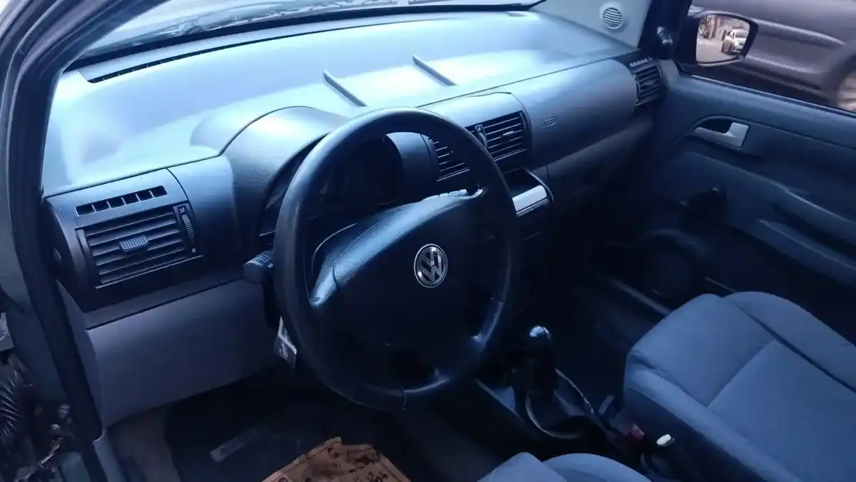 Volkswagen Suran 1.6 I Comfortline 90A 2009 - foto 2