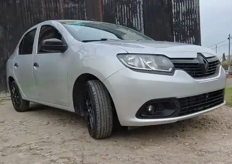 Renault Logan 2015 - foto 1