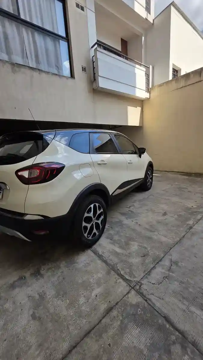 Renault Captur 2.0 Intens Manual 2017 - foto 3