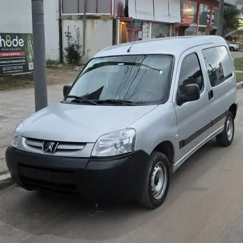 Peugeot Partner 1.6 Hdi Furgon Confort 92 5As 2022 - foto 1