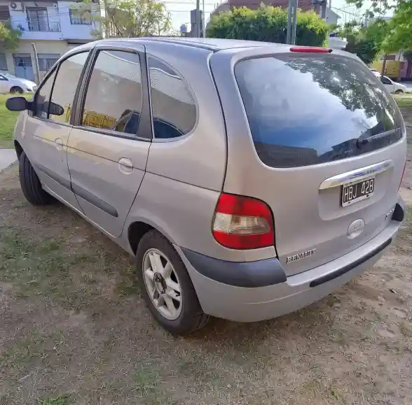 Renault Scénic 1.6 16V Confort 2008 - foto 1