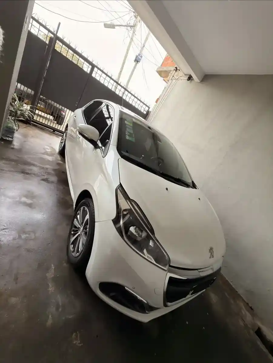 Peugeot 208 1.6 Feline 2017 - foto 5