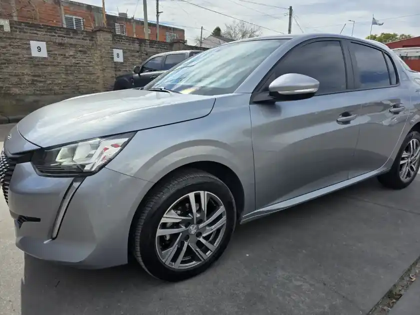 Peugeot 208 2023 - foto 1