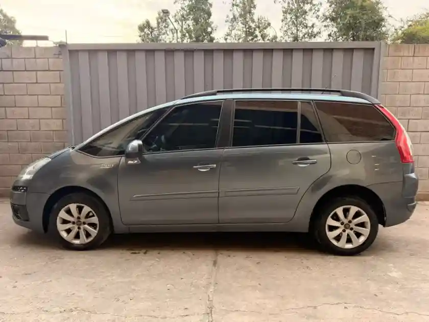 Citroën Grand C4 Picasso 2.0 Bva 143Cv 2011 - foto 2