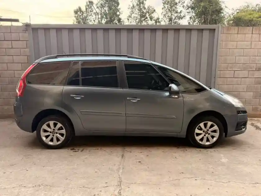 Citroën Grand C4 Picasso 2.0 Bva 143Cv 2011 - foto 5