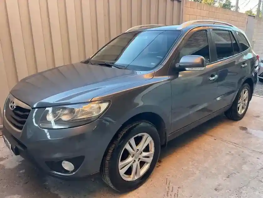 Hyundai Santa Fe 2011 - foto 1