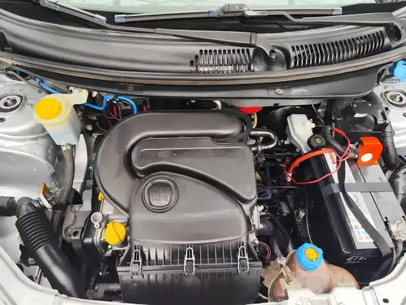 Fiat Palio 1.4 Attractive 85Cv 2012 - foto 5