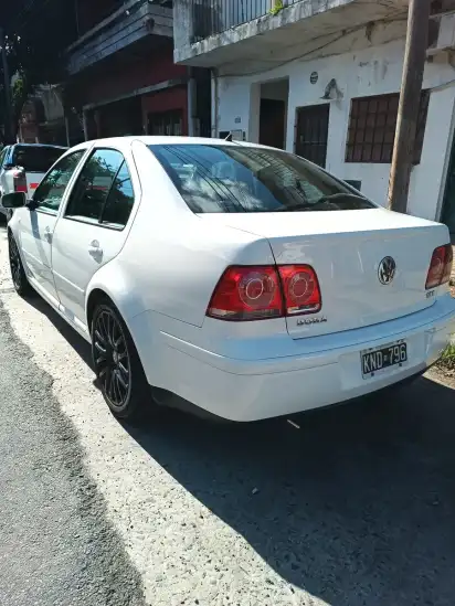 Volkswagen Bora 1.8 Highline T 180Cv 2011 - foto 4