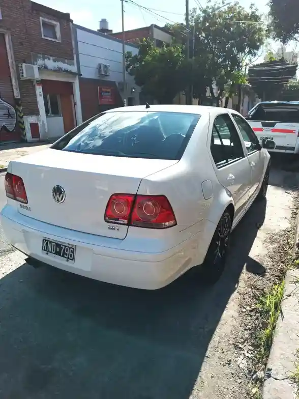 Volkswagen Bora 1.8 Highline T 180Cv 2011 - foto 5