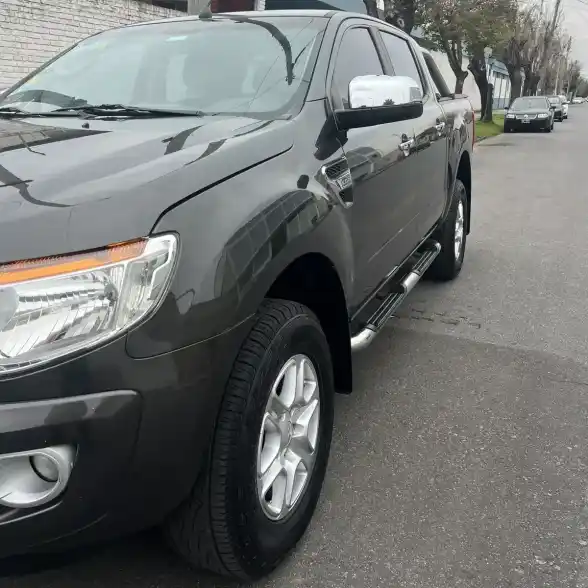 Ford Ranger 2013 - foto 1