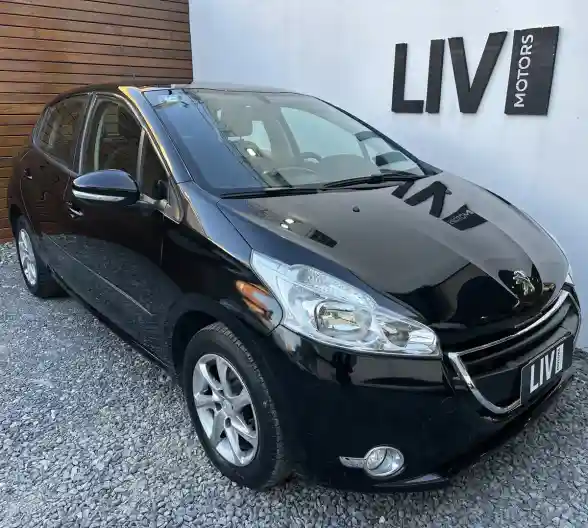 Peugeot 208 1.5 Allure Touchscreen 2016 - foto 1