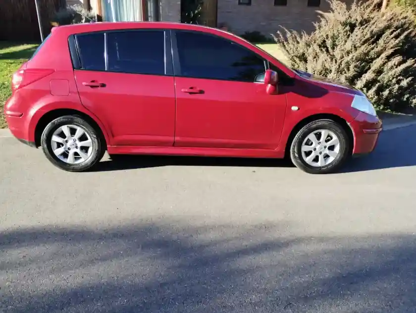 Nissan Tiida 1.8 Tekna 2010 - foto 3