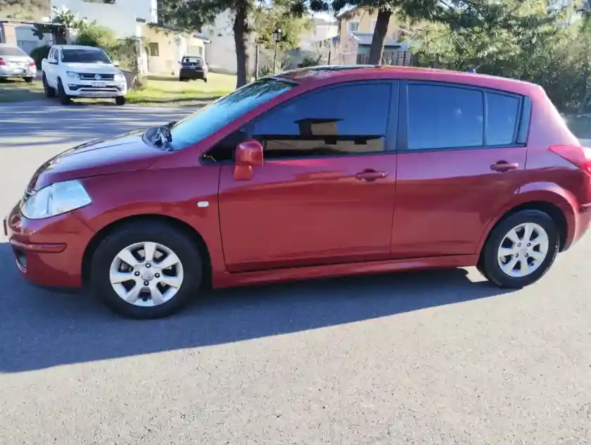 Nissan Tiida 1.8 Tekna 2010 - foto 4
