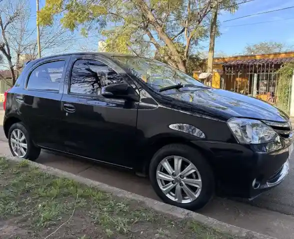 Toyota Etios 2017 - foto 1