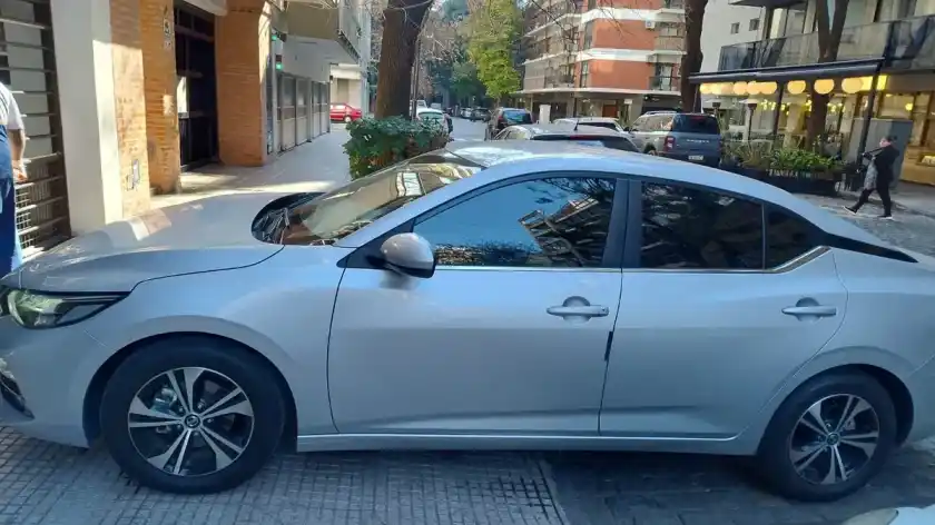 Nissan Sentra 2.0 Advance 2022 - foto 4