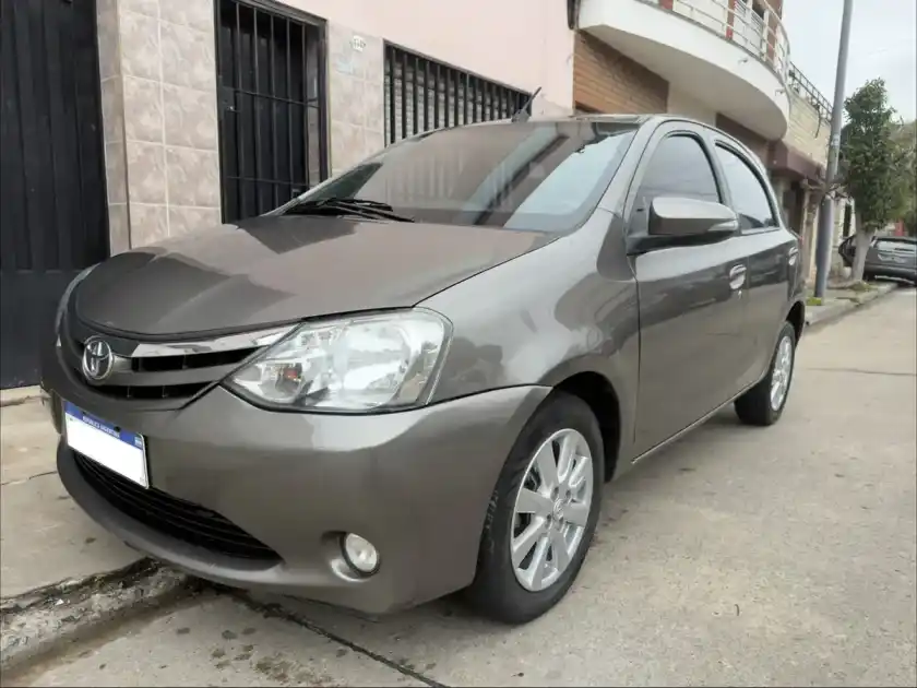 Toyota Etios 2016 - foto 1