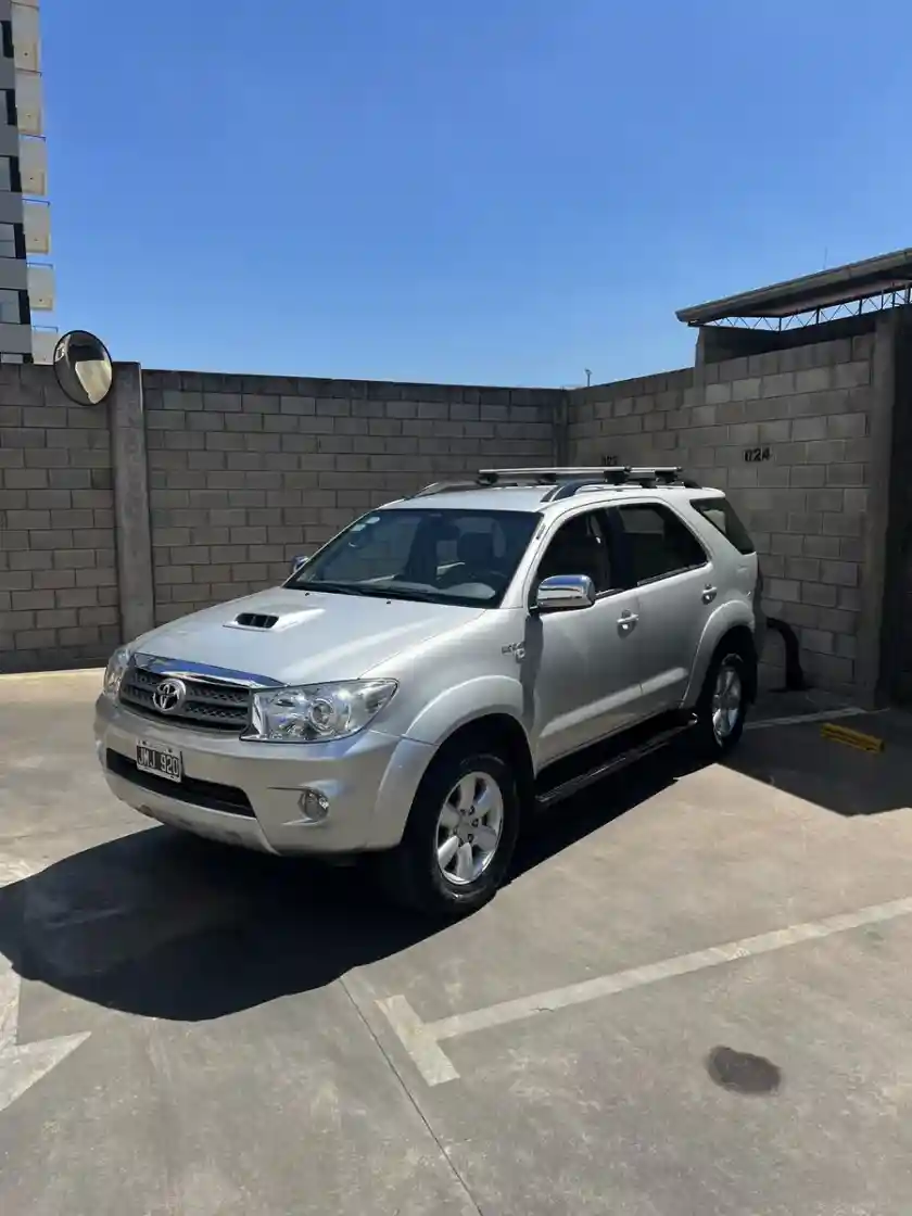 Toyota Hilux Sw4 Sw4 Srv 4X4 Manual 2010 - foto 1