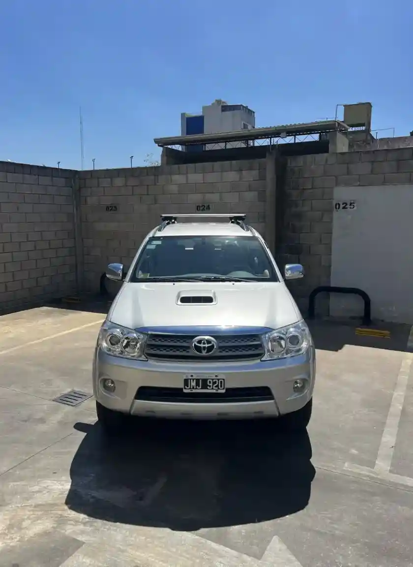 Toyota Hilux Sw4 Sw4 Srv 4X4 Manual 2010 - foto 2