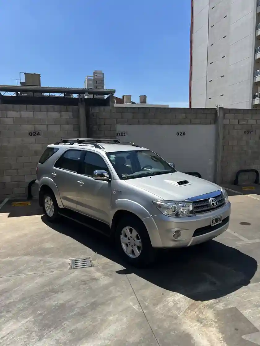 Toyota Hilux Sw4 Sw4 Srv 4X4 Manual 2010 - foto 3