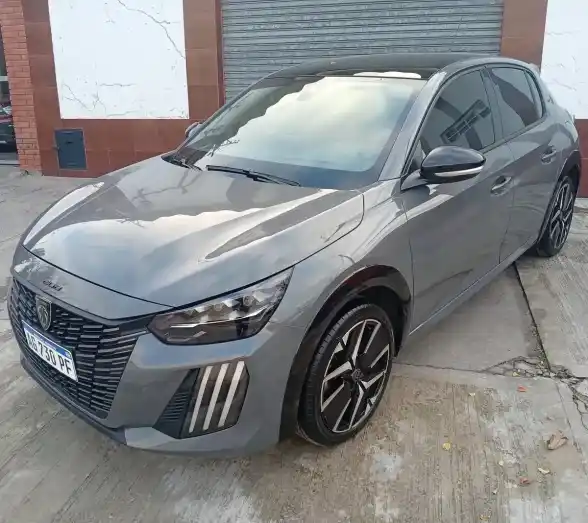 Peugeot 208 2024 - foto 1