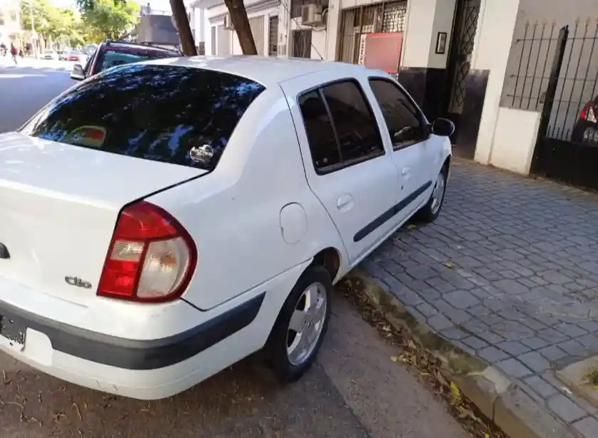 Renault Clio 1.5 Dci Tric Pack Da+Aa 2008 - foto 4