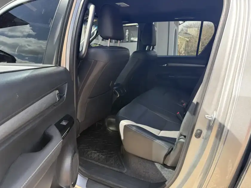 Toyota Hilux 2.8 Tdi 6 At 4X4 Dc Conquest 2023 - foto 5