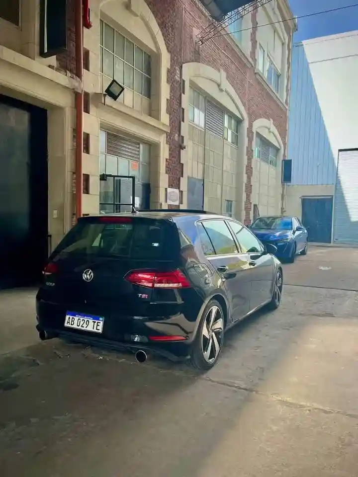 Volkswagen Golf 1.4 Highline Tsi Dsg 2017 - foto 2