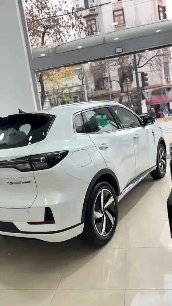 Changan Cs55 Plus 1.5 Phev 2025 - foto 2