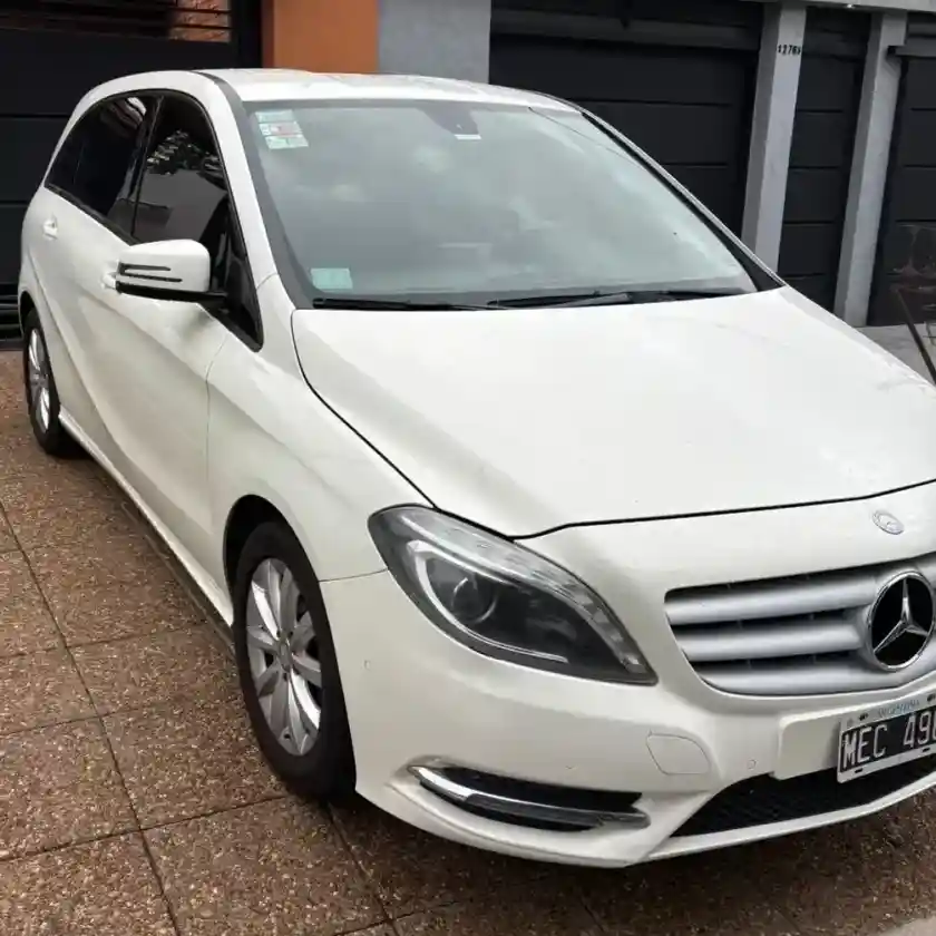 Mercedes-Benz B200 2013 - foto 1