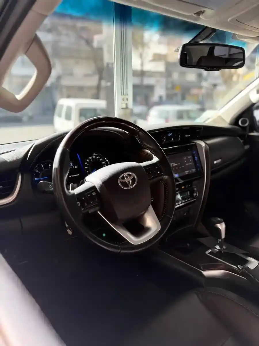 Toyota Hilux Sw4 2.8 Srx 177Cv 4X4 7As At 2019 - foto 4