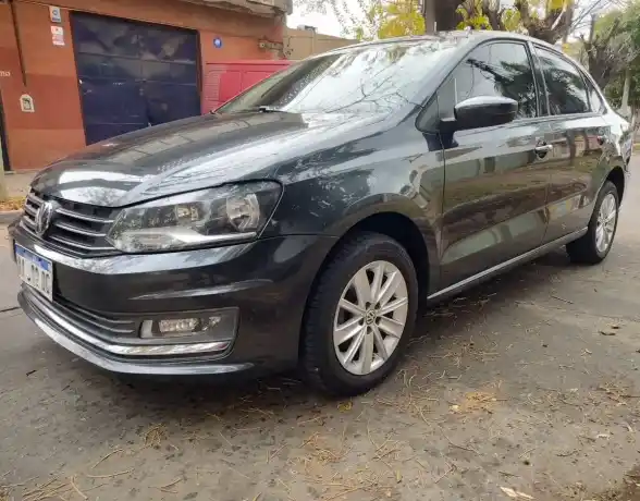 Volkswagen Polo 2016 - foto 1