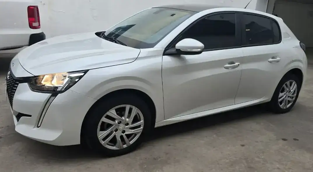 Peugeot 208 1.6 Active 2021 - foto 1