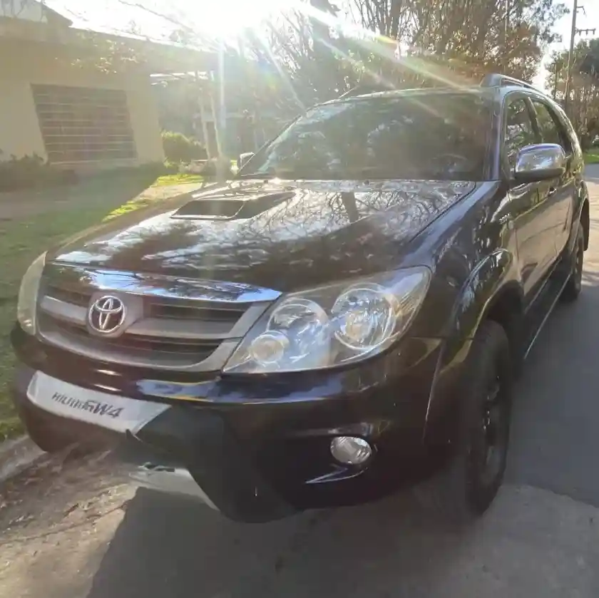 Toyota Hilux SW4 2007 - foto 1