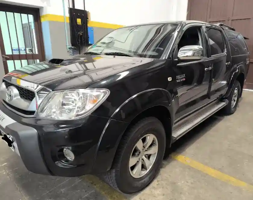 Toyota Hilux Pick-Up 2010 - foto 1