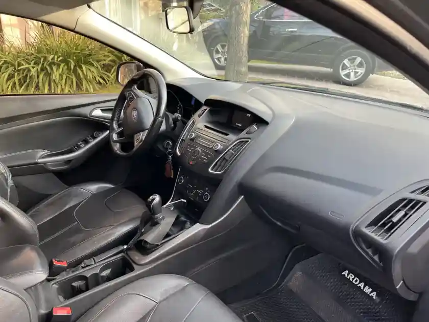 Ford Focus Iii 2.0 Sedan Se Plus Mt 2015 - foto 4