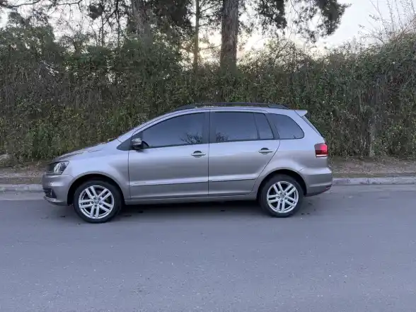 Volkswagen Suran 1.6 Highline Msi 110Cv 2017 - foto 5