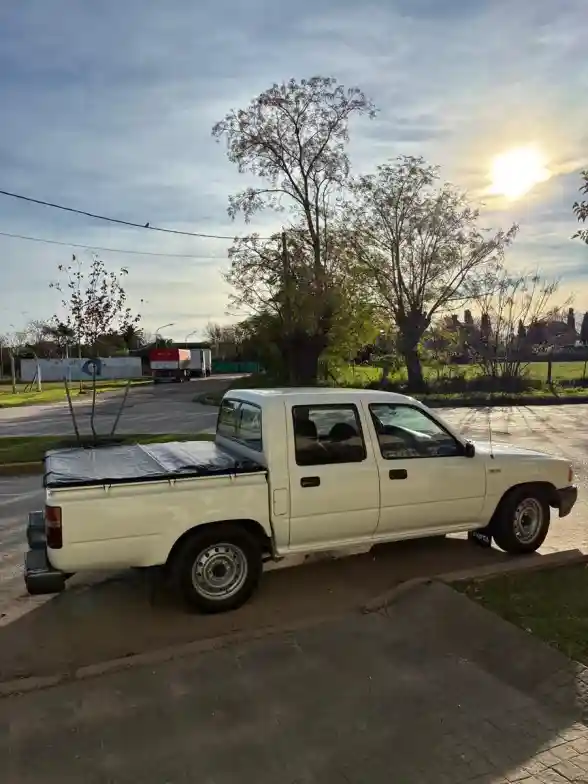 Toyota Hilux Pick-Up Toyota Hilux Pick-Up 2.8 Dlx 4X2 2001 - foto 4