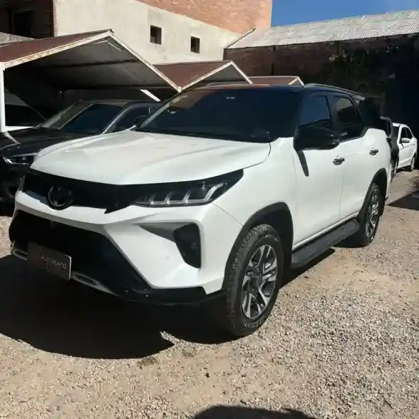 Toyota SW4 2023 - foto 1