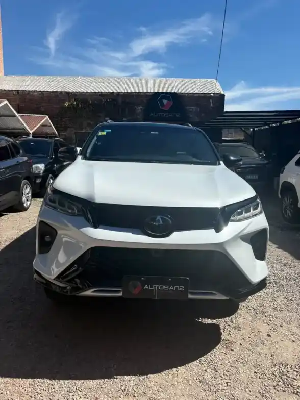 Toyota Sw4 2.8 Tdi Diamond 4X4 6At 7As 2023 - foto 2