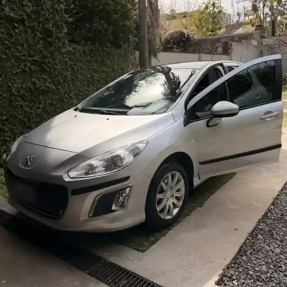 Peugeot 308 1.6 Allure 2013 - foto 1