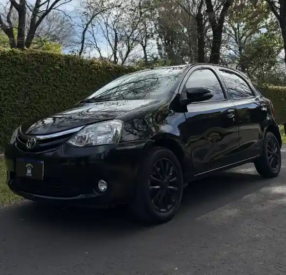 Toyota Etios 2016 - foto 1