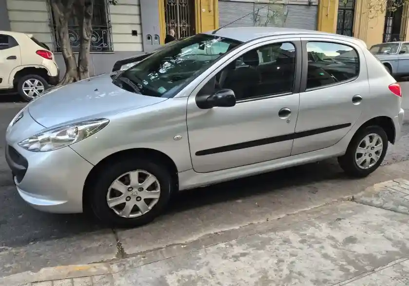 Peugeot 207 Compact 1.4 Xr 2009 - foto 2